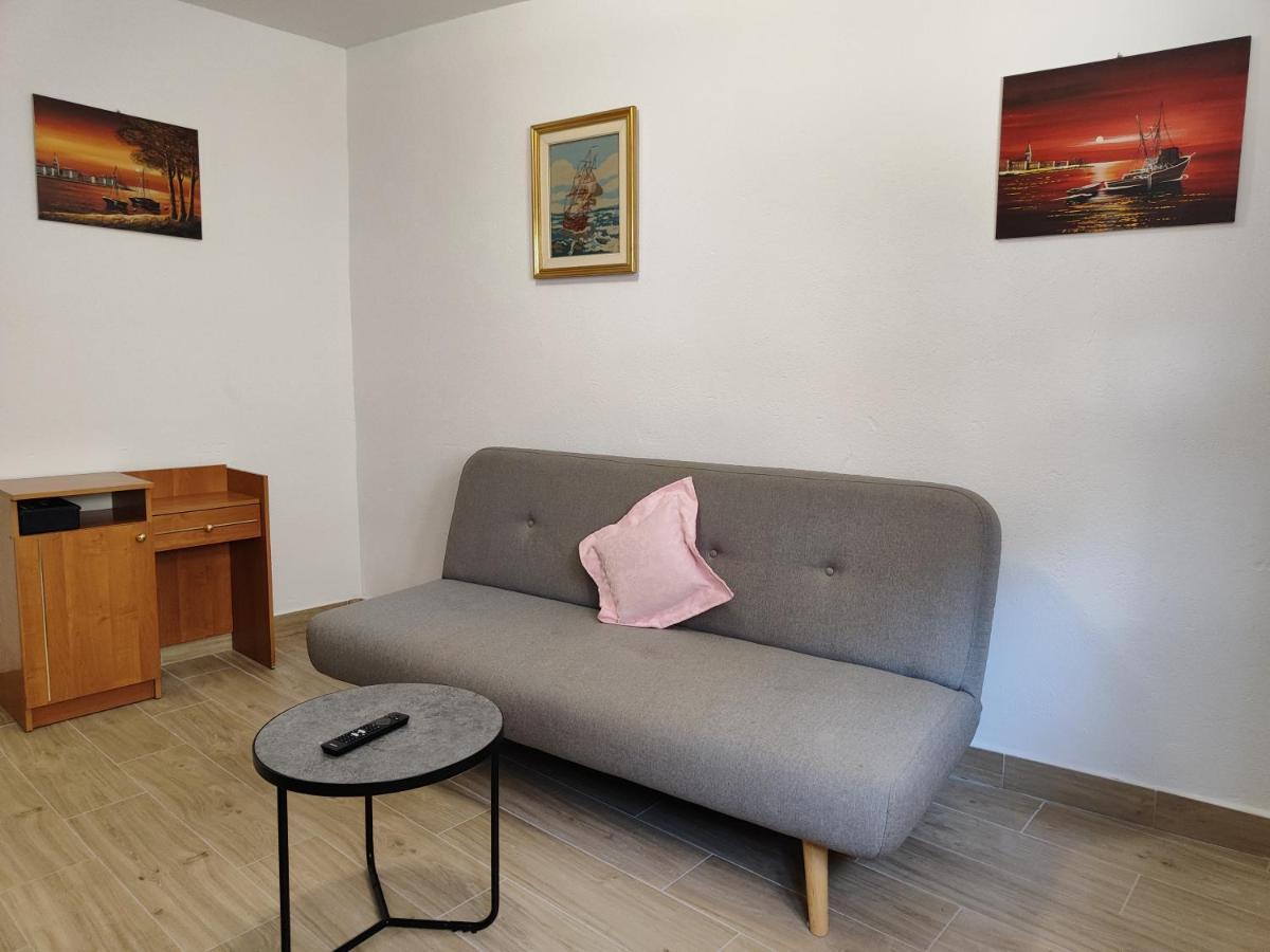 Rd22 Apartment Rovigno Esterno foto